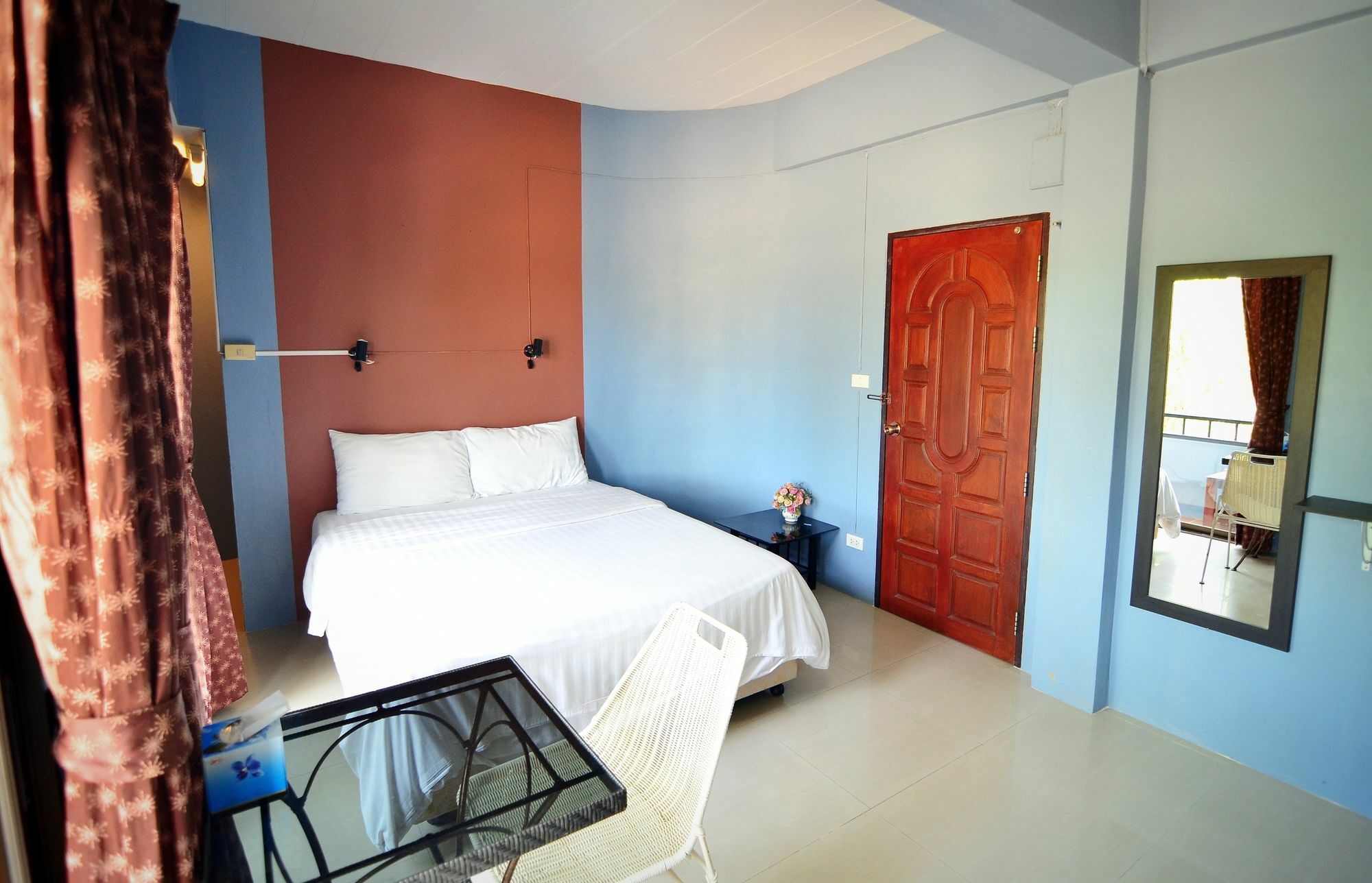 The Famous House - Jomtien Hotel Exterior photo