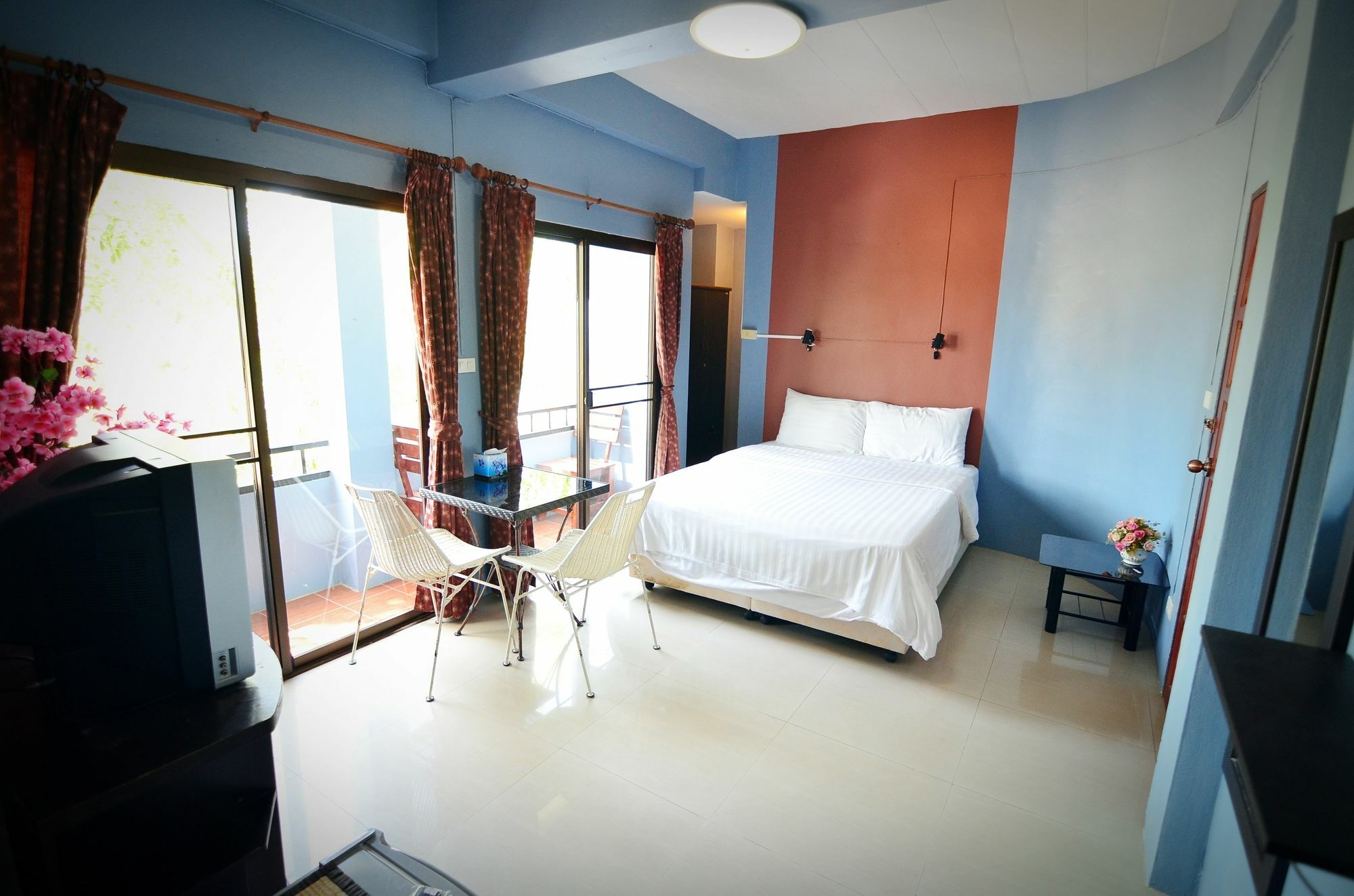 The Famous House - Jomtien Hotel Exterior photo