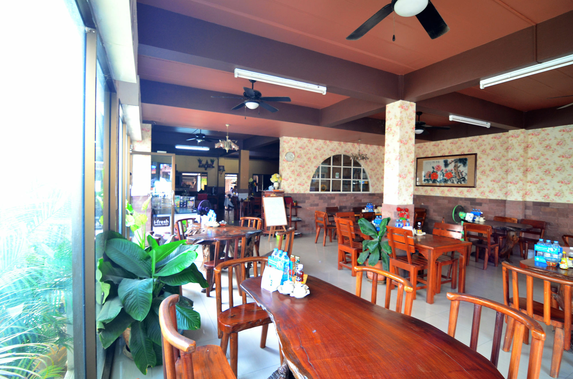The Famous House - Jomtien Hotel Exterior photo