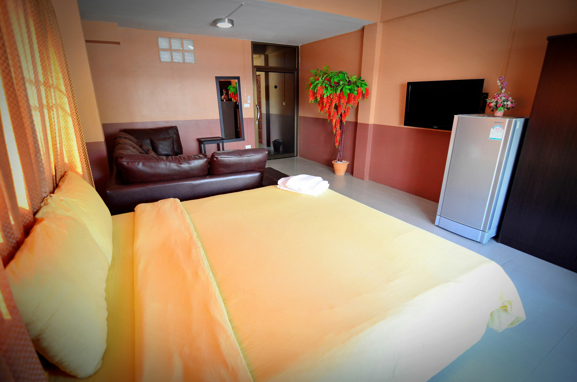 The Famous House - Jomtien Hotel Exterior photo