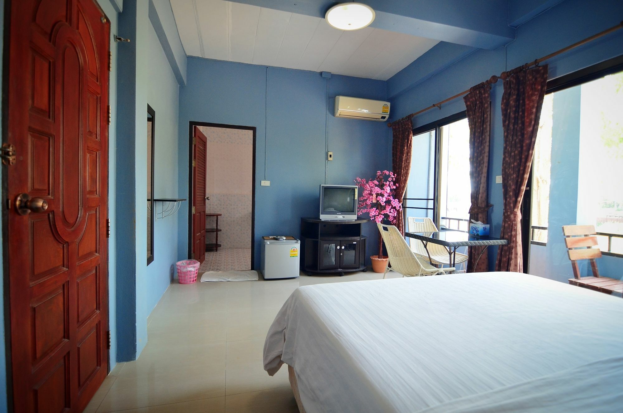 The Famous House - Jomtien Hotel Exterior photo